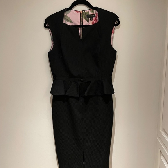 Gorgeous Ted Baker London Nadaed Peplum  Dress with Jacket - Picture 5 of 16